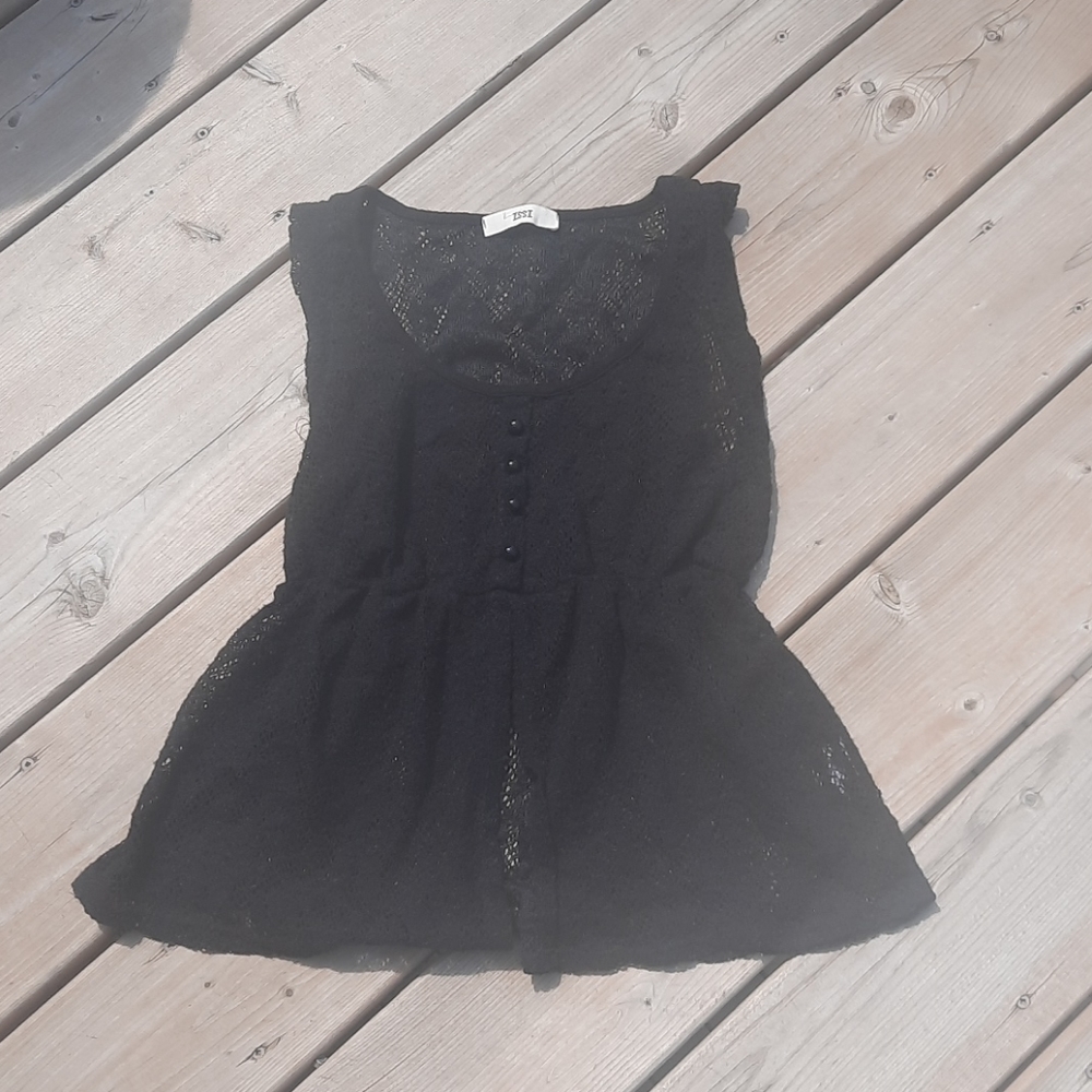 Lace‎ blouse